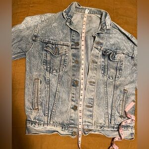 Vintage stonewashed Levi’s Jean jacket